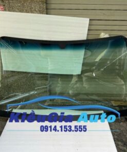 Kính chắn gió trước Kia Carnival 2006-2014
