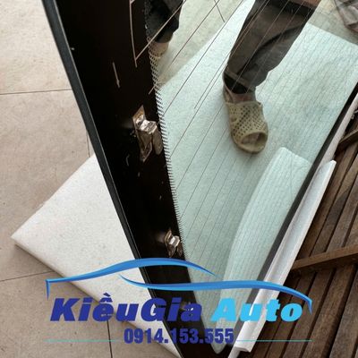 Kính chắn gió sau Kia Cerato 2016-2018 2 Kính chắn gió sau Kia Cerato 2016-2018 - Ảnh 2